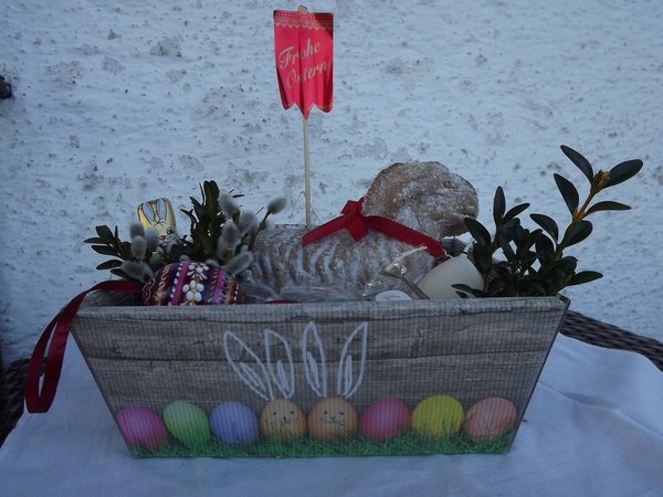 Oster Nest  mit Sandkuchen Lamm,Qualitäts Wachs Kerze, Schokolade Eiern und handbemalten Ei